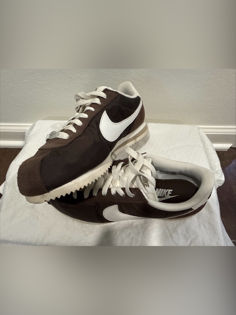 Nike Men's Brown and White Classic Cortez-Style Sneakers